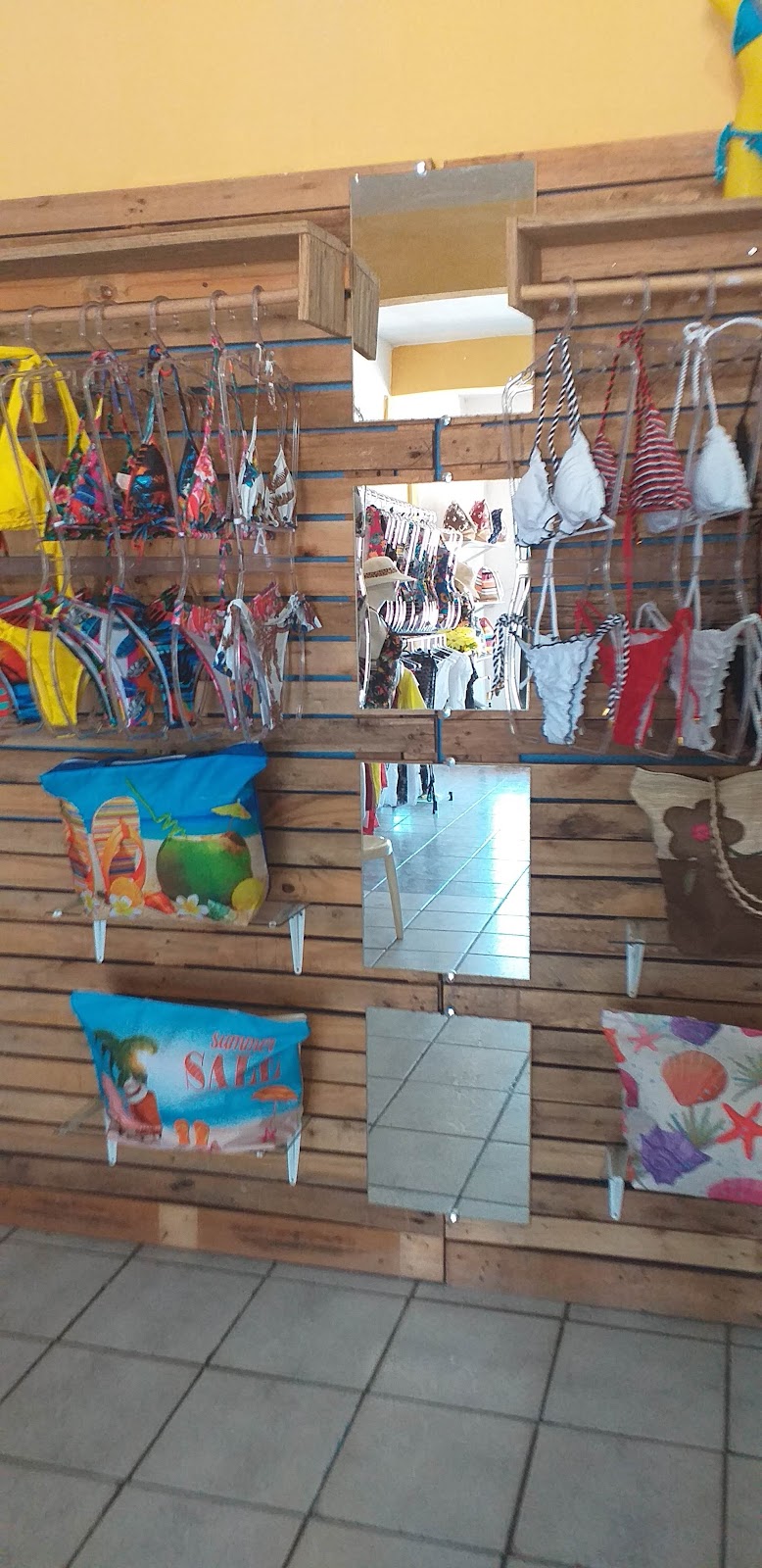 Aline moda praia paraipaba ce